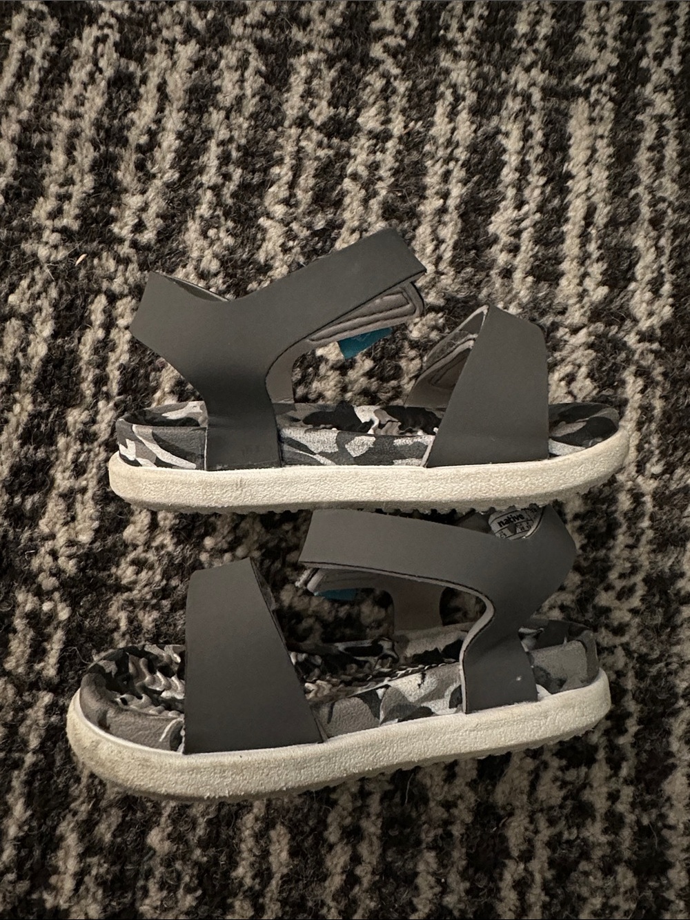 Native Sandals - Picture 3 of 3